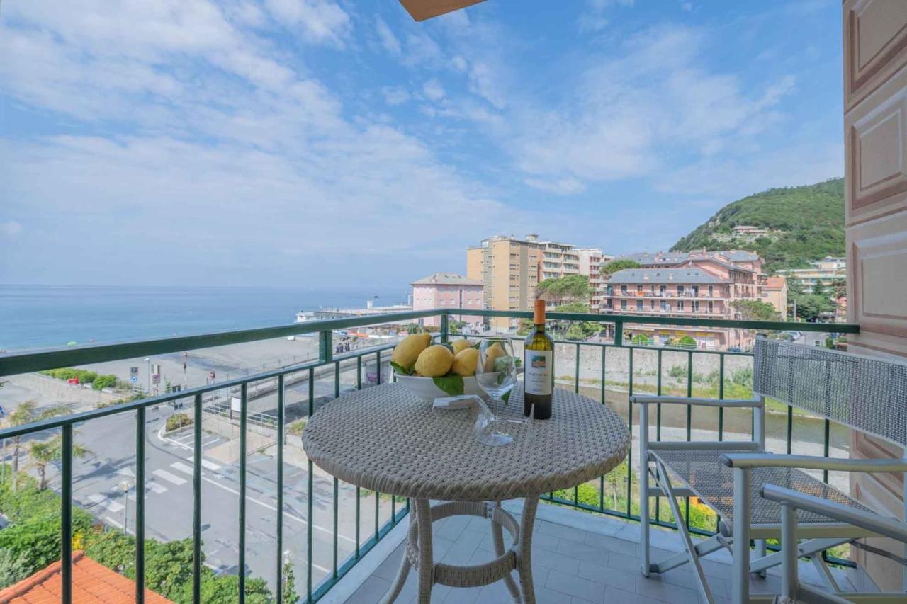 Hotel Riviera Deiva Marina Exterior foto